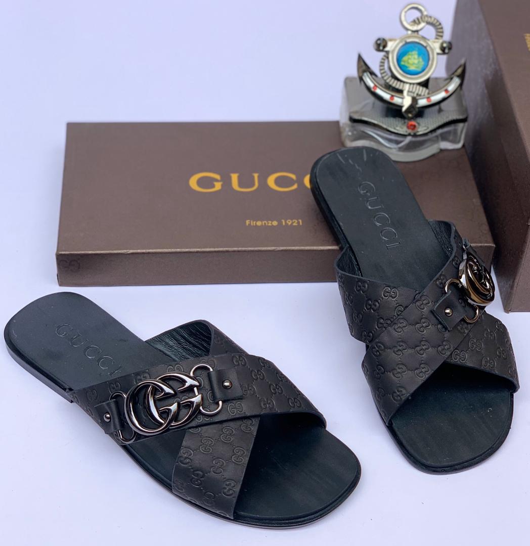 Women's rubber slide sandal in black rubber | GUCCI® US